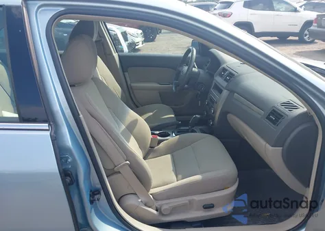 2010 Ford Fusion Hybrid z USA, uszkodzony, nr VIN 3FADP0L35AR279780